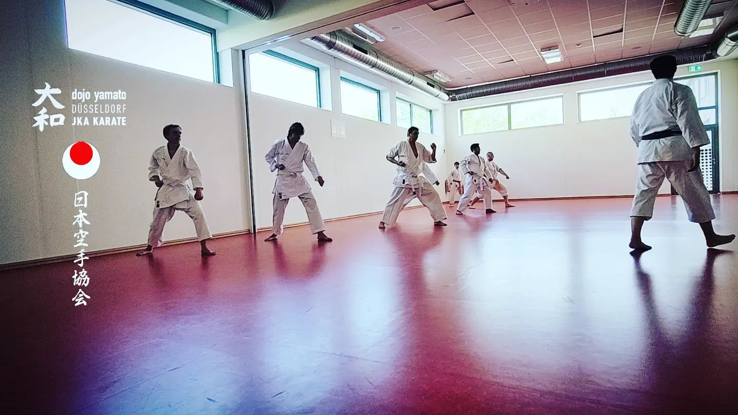 Training im Dojo Yamato Düsseldorf e.V.🥋
Trainer Sebastian Hornfischer
.
.
.
.
.
.
.
#karate #training #fun #jka #djkb #kihon #kata #kumite #düsseldorf #duesseldorf #japan #sport #sportmotivation #shotokan #traditional #nrw #yamatoduesseldorf #fitness #fitnessmotivation #jkaKarate #jkakaratedo #neuss #ratingen #hilden #leverkusen #kaarst #selbstbstbewusstsein #selbstvertrauen