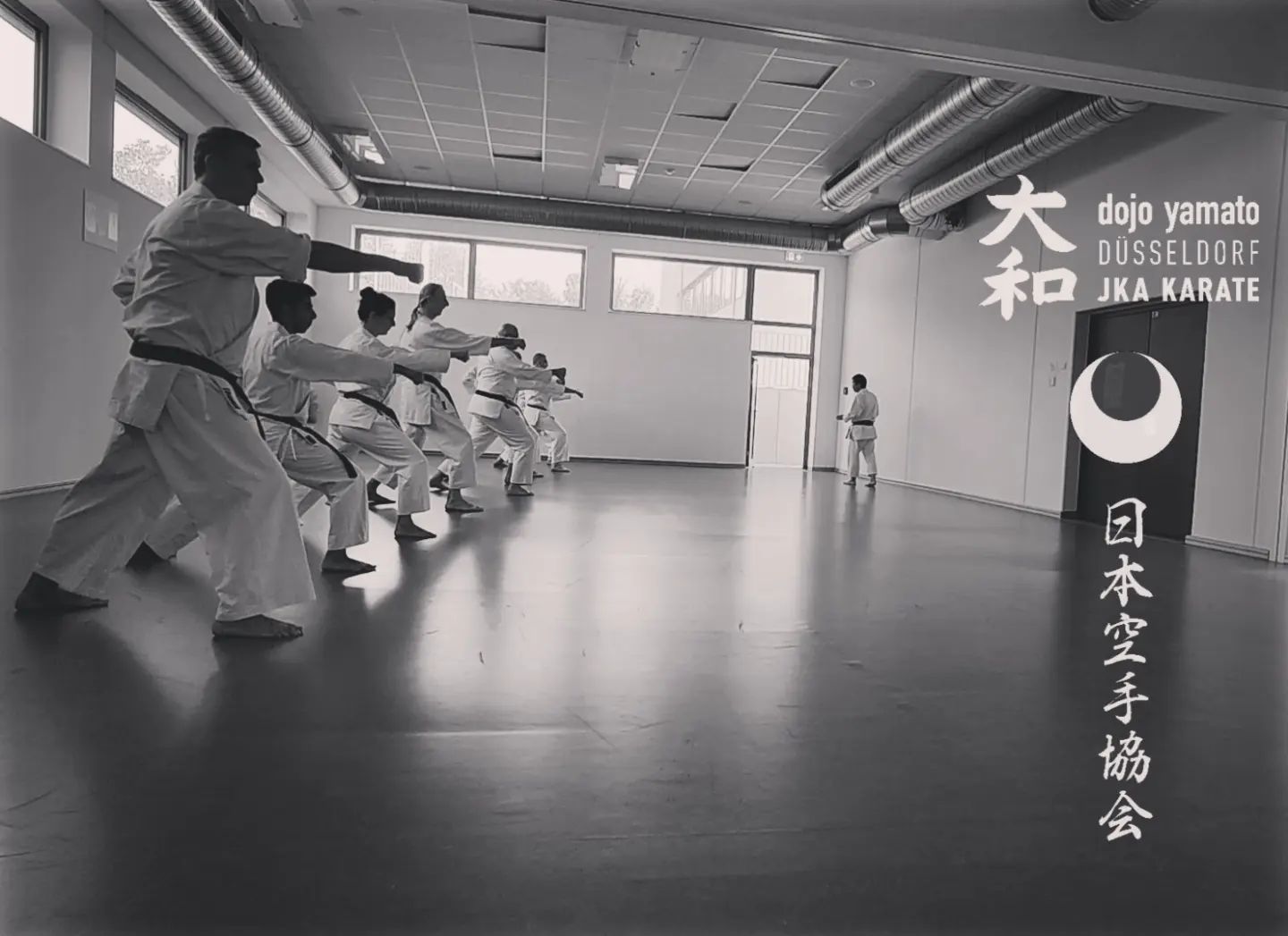 Training im Dojo Yamato Düsseldorf e.V.🥋
Trainer Keigo Shimizu 🇯🇵
.
.
.
.
.
#karate #training #fun #jka #djkb #kihon #kata #kumite #düsseldorf #duesseldorf #japan #sport #sportmotivation #shotokan #traditional #nrw #yamatoduesseldorf #fitness #fitnessmotivation #jkaKarate #jkakaratedo #neuss #ratingen #hilden #leverkusen #kaarst #selbstbstbewusstsein #selbstvertrauen