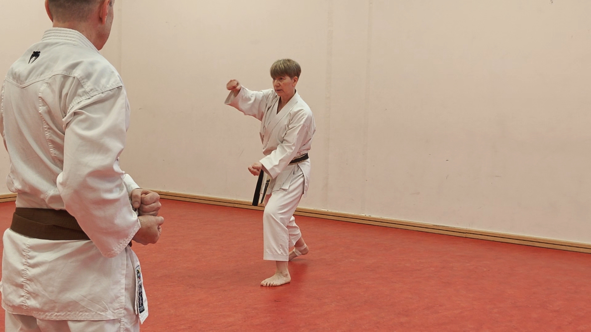 Training im Dojo Yamato Düsseldorf e.V.
Trainerin Sandra "Sandy" Brenscheid 🇩🇪