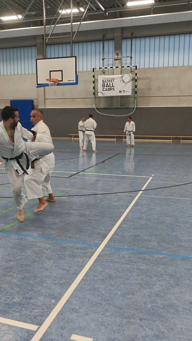 Training im Dojo Yamato Düsseldorf e.V.🥋
Trainer Keigo Shimizu 🇯🇵